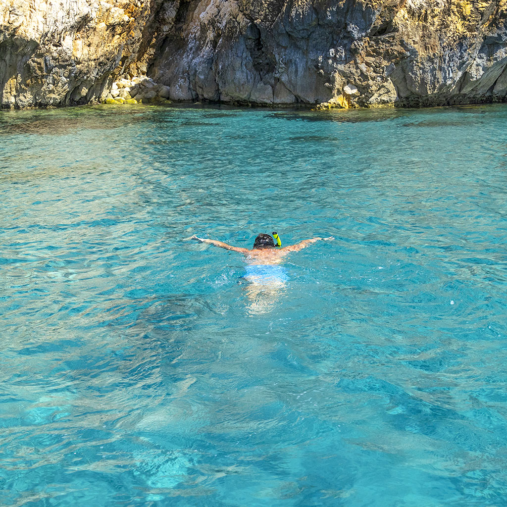 Escursione in mare Sardegna bagni splendide calette